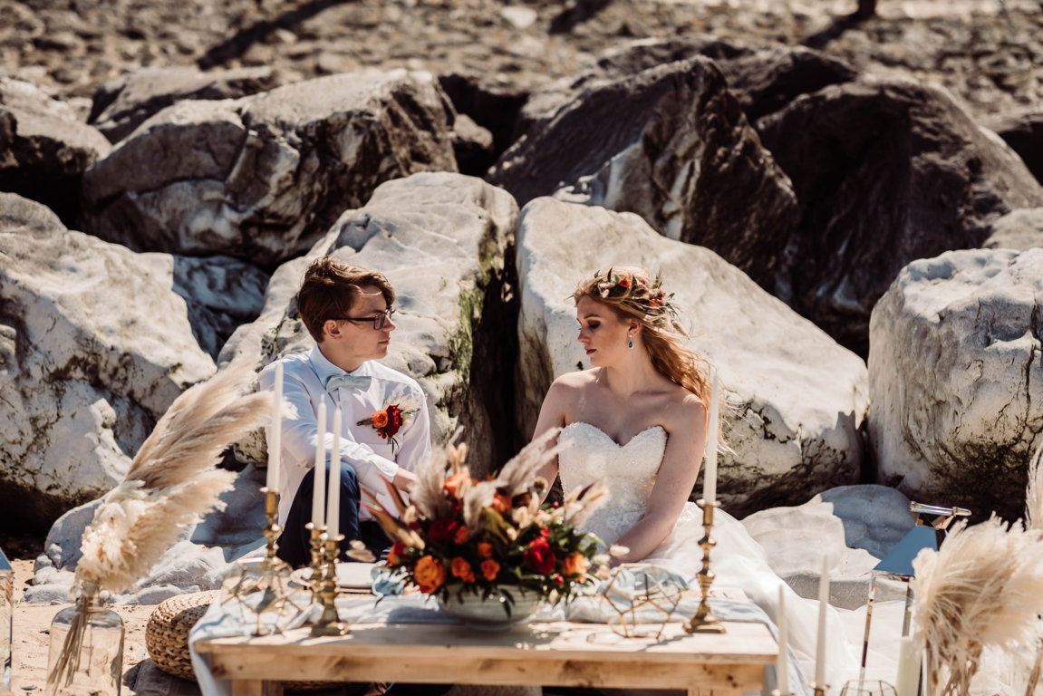 Beautiful beach elopement  Pretty & Punk Wedding Directory